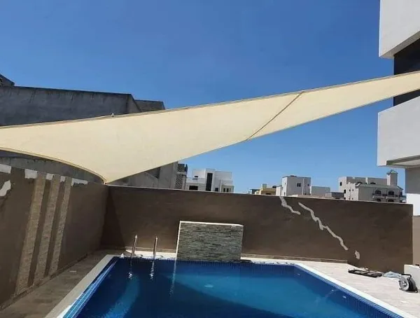 مظلات مسابح